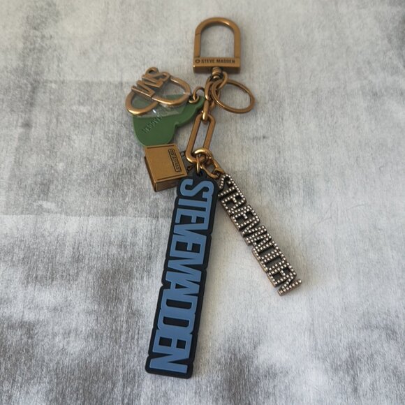 STEVE MADDEN METAL HANDBAG MULTI CHARM KEY CHAIN ACCENT GOLD NWOT - Picture 4 of 7